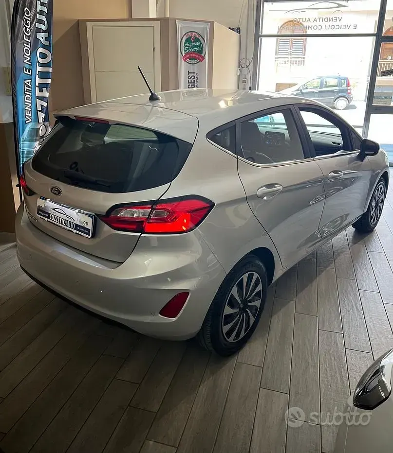 Usata Ford Fiesta Titanium 75 CV (55 kW) 2023 Grigio Utilitaria