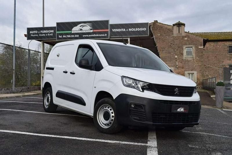Bianco / pastello Usata 2019 Peugeot Partner Premium Monovolume | 12.800 € (Buon prezzo) - Immagine 1/4