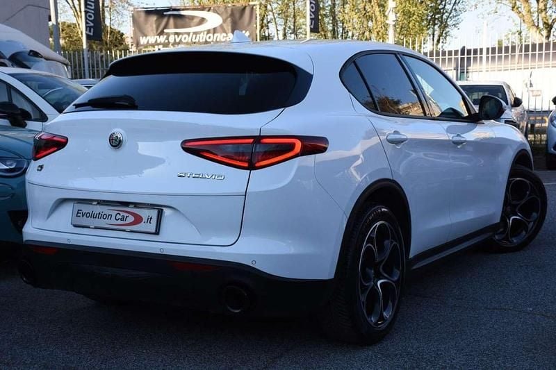 Usata Alfa Romeo Stelvio Sprint 190 CV (139 kW) 2022 Bianco SUV