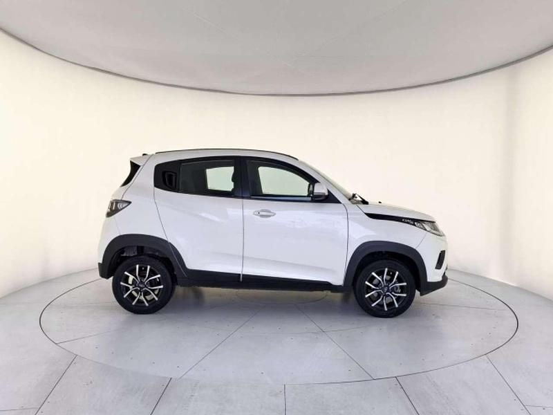 Usata Mahindra KUV100 87 CV (63 kW) 2020 Pearl white SUV