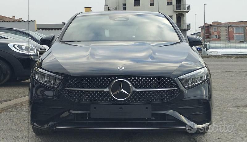 Usata Mercedes A180 Premium 136 CV (100 kW) 2025 Nero Berlina