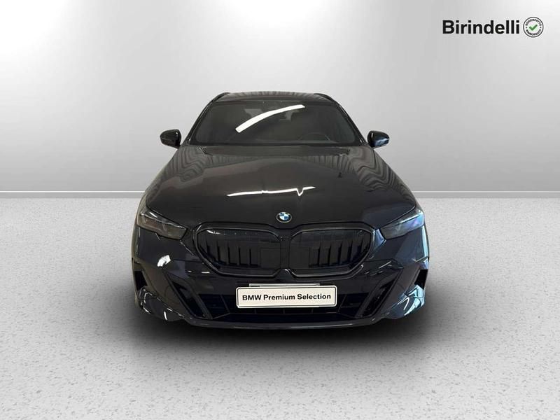 Usata BMW 520 Shadowline 197 CV (144 kW) 2024 Black sapphire metallizzato Station wagon