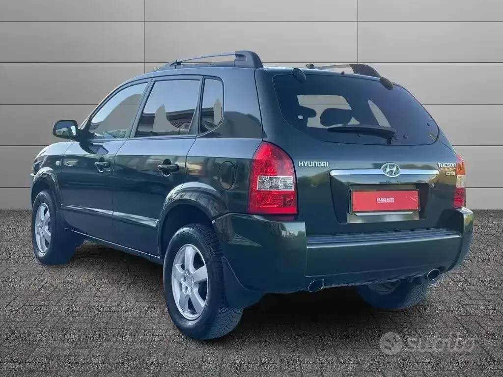 Second-hand Hyundai Tucson Dynamiq 111 CP (81 kW) 2004 Verde SUV
