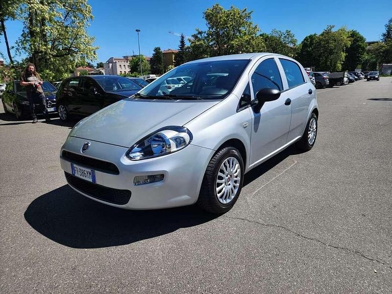 Usata Fiat Punto Street 69 CV (50 kW) 2018 Argento Utilitaria
