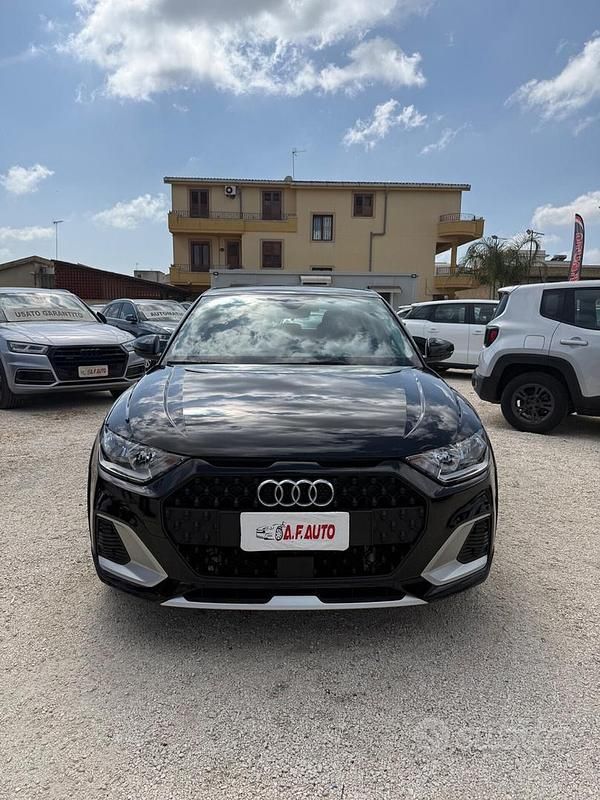 Usata Audi A1 110 CV (80 kW) 2022 Nero SUV
