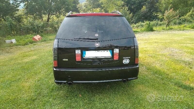 Usato 2009 Cadillac SRX Benzin 258 CV (9.500 €)