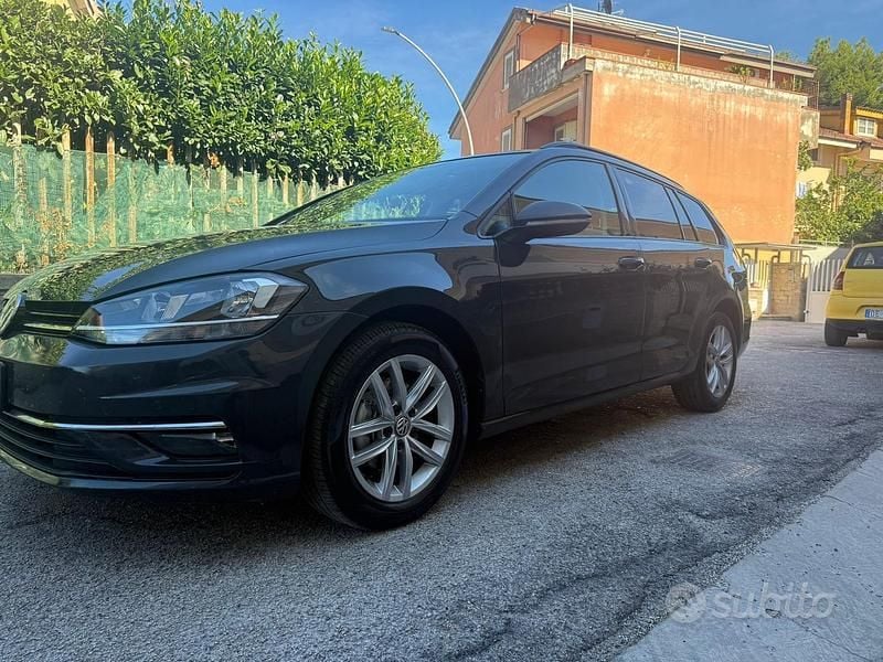 Usata VW Golf VII 116 CV (85 kW) 2019 Nero Station wagon