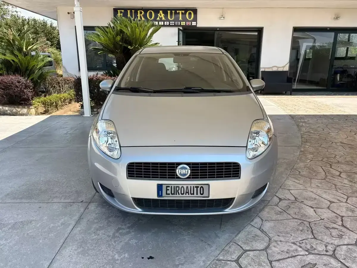 Usata Fiat Grande Punto Dynamic 65 CV (47 kW) 2007 Grigio Utilitaria