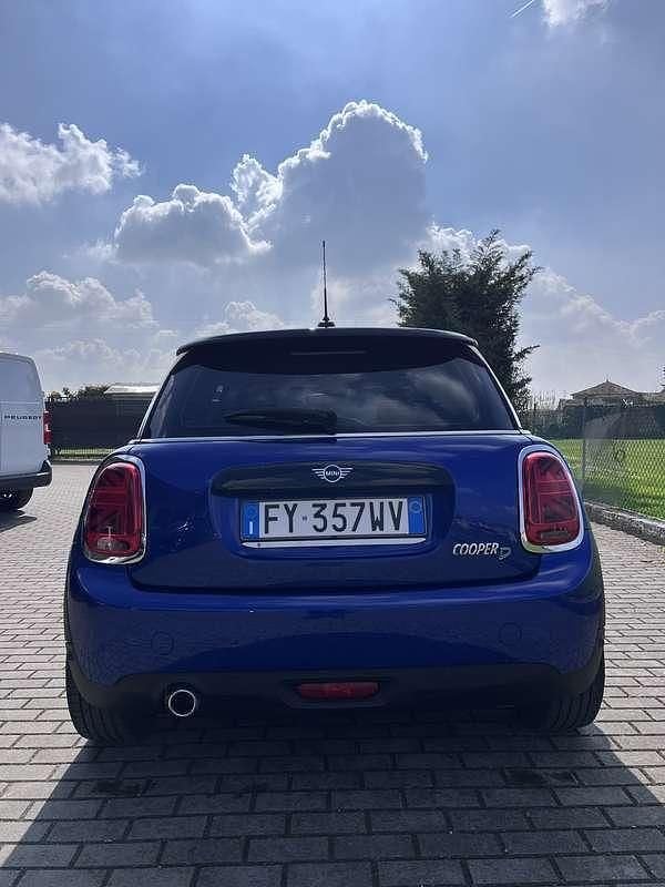 Usata Mini Cooper D Hype 116 CV (85 kW) 2019 Blu/azzurro Utilitaria