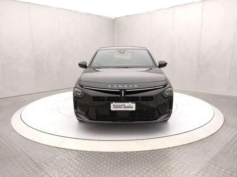 Usata Lancia Ypsilon 101 CV (74 kW) 2025 Nero Utilitaria