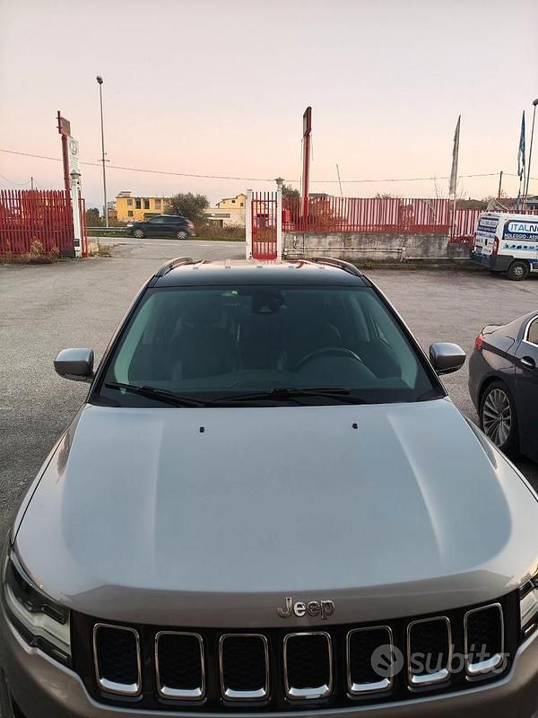 Usata Jeep Compass Limited 140 CV (102 kW) 2018 Grigio SUV