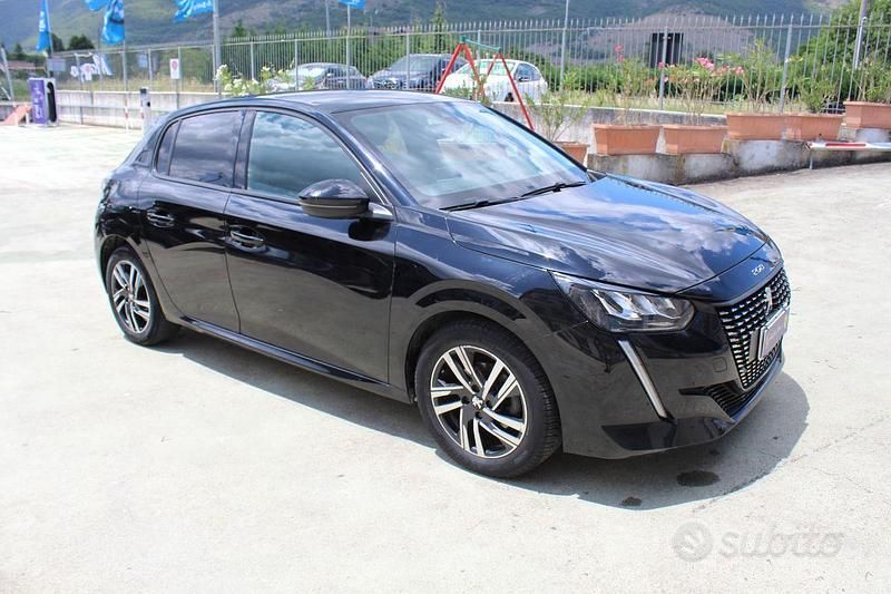 Usata Peugeot 208 Allure 103 CV (75 kW) 2021 Nero Utilitaria