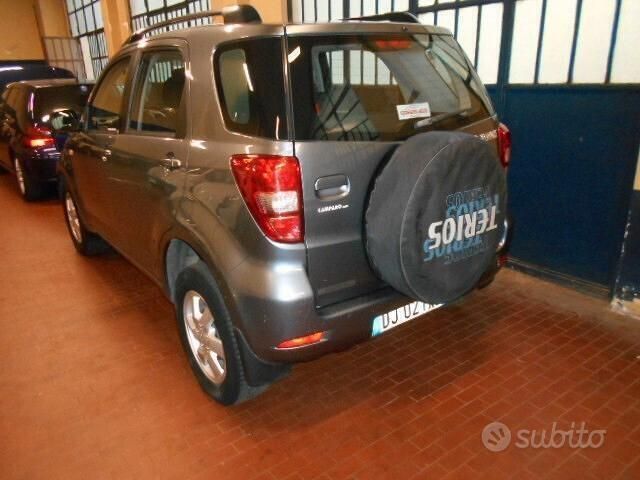 Usata Daihatsu Terios 105 CV (77 kW) 2007 Grigio SUV