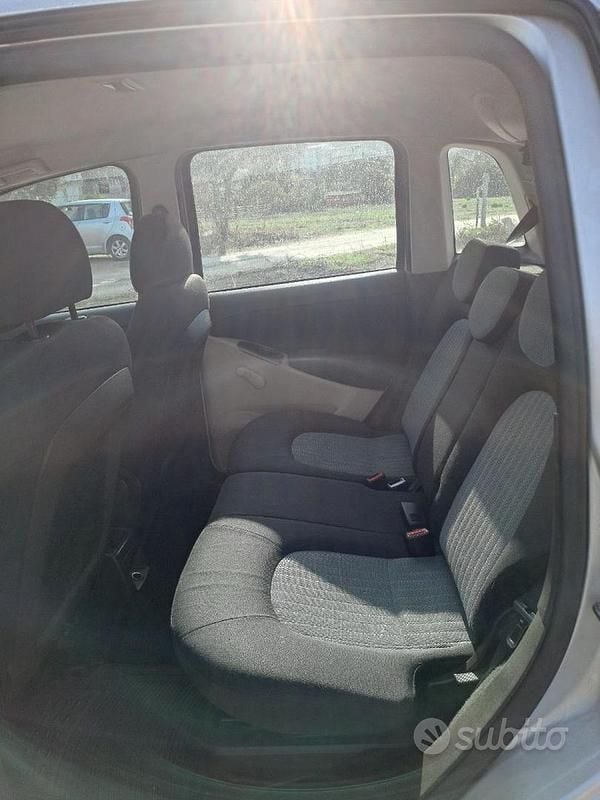 Usata Lancia Musa 90 CV (66 kW) 2007 Grigio Monovolume