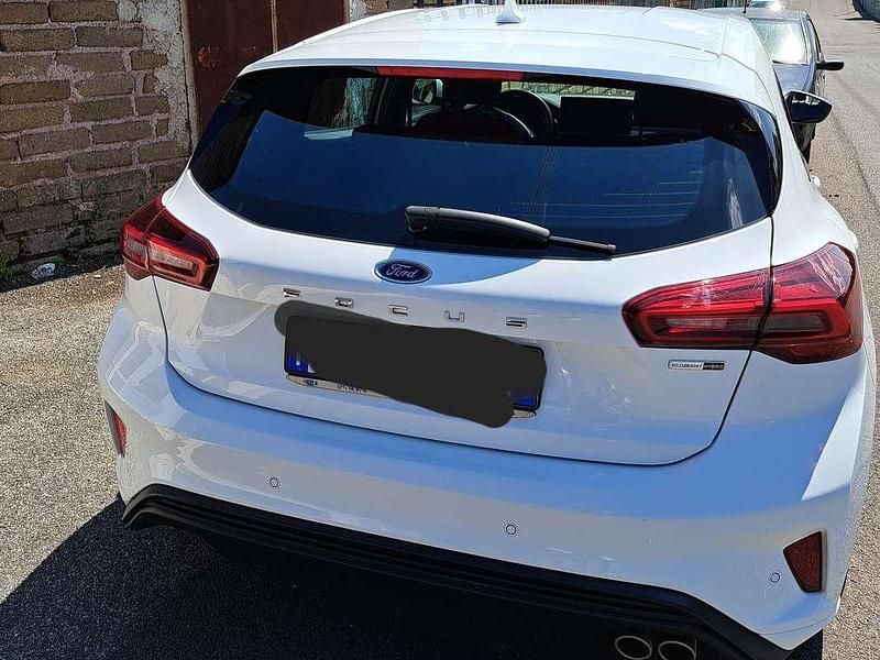 Bianco Usata 2023 Ford Focus ST-Line Berlina | 18.500 € (Buon prezzo) - Immagine 1/4