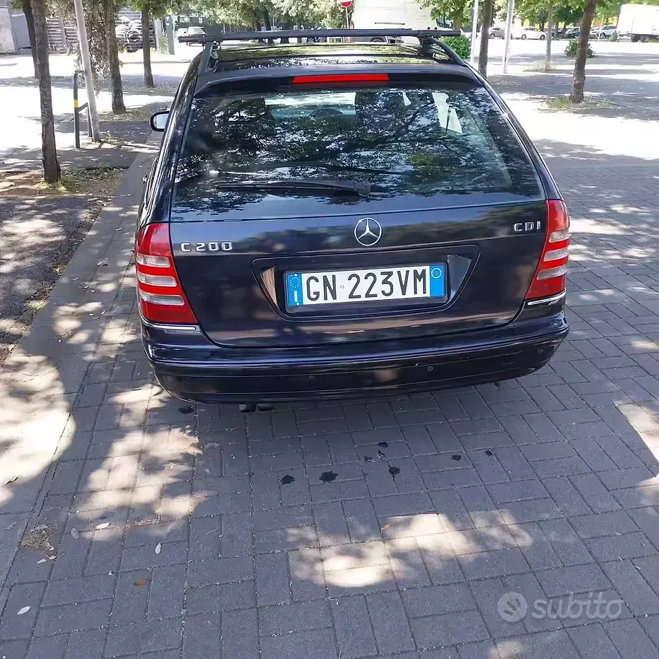 Usata Mercedes C200 Classic 122 CV (89 kW) 2007 Nero Station wagon