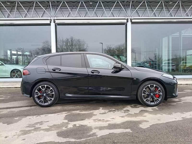 Usata BMW 118 M Sport 150 CV (110 kW) 2024 Saphirschwarz metallic Utilitaria