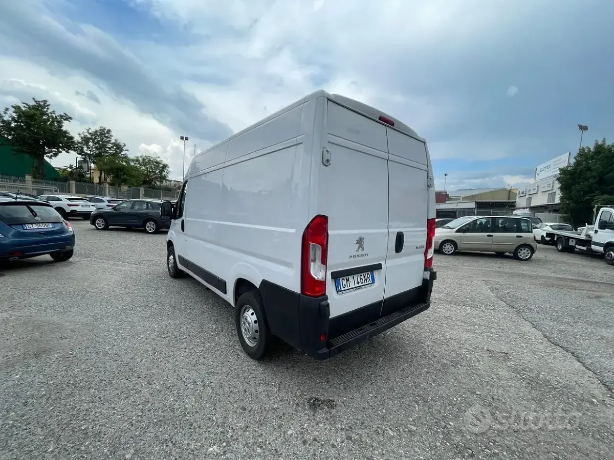 Usata Peugeot Boxer S 140 CV (102 kW) 2022 Bianco Furgone