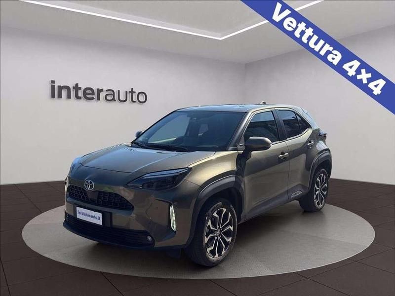 Marrone metallizzato Usata 2022 Toyota Yaris Cross Trend SUV | 22.990 € (Buon prezzo) - Immagine 1/4