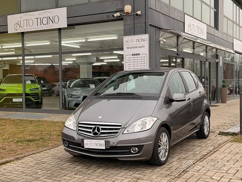 Usata Mercedes A160 Elegance 81 CV (59 kW) 2011 Grigio Berlina