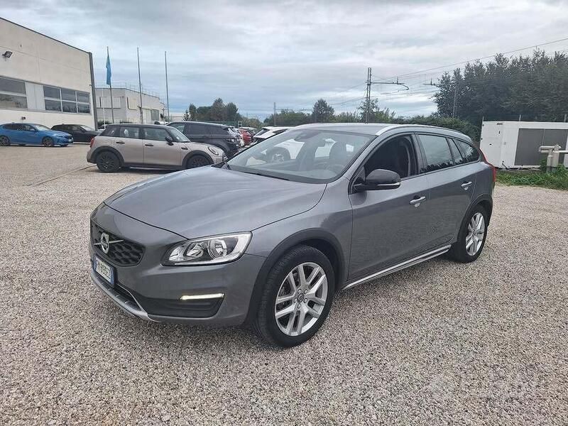 Other Usata 2017 Volvo V60 CC Plus Station wagon | 15.000 € (Buon prezzo) - Immagine 1/4