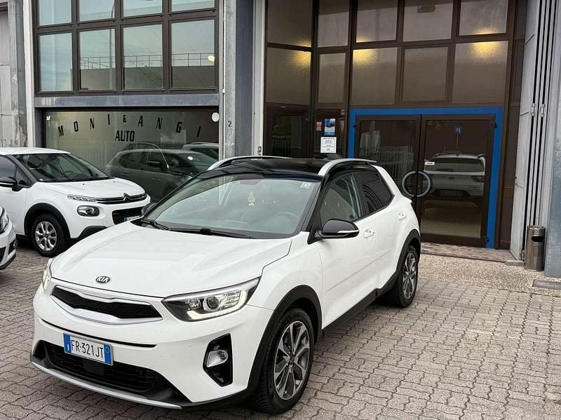 Bianco Usata 2018 Kia Stonic Style SUV | 11.500 € (Buon prezzo) - Immagine 1/4