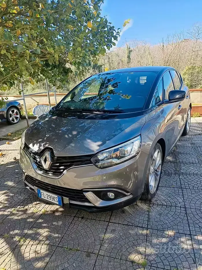 Usata Renault Scénic IV 120 CV (88 kW) 2018 Grigio Monovolume