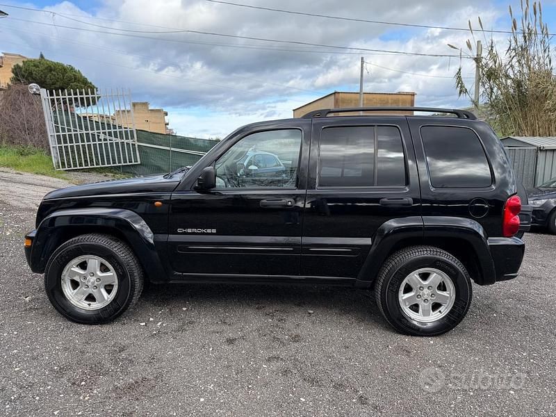 Usata Jeep Cherokee Limited 150 CV (110 kW) 2004 Nero SUV