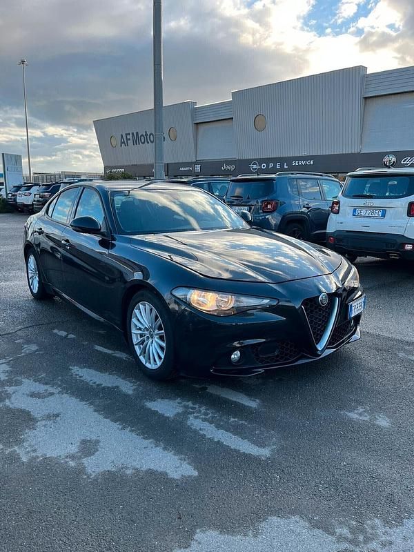 Usata Alfa Romeo Giulia Business 136 CV (100 kW) 2018 Nero Berlina