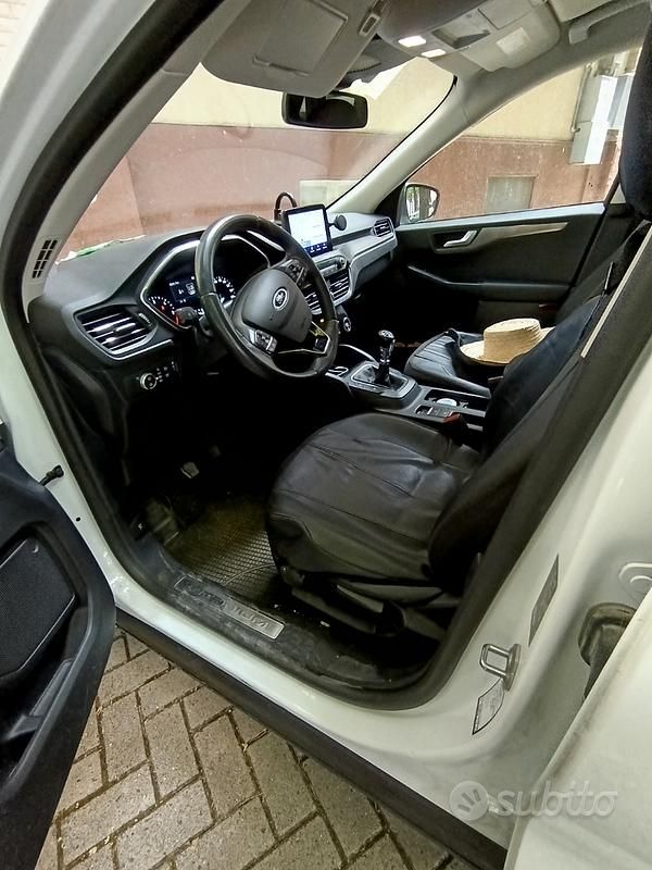 Usata Ford Kuga 120 CV (88 kW) 2021 Bianco SUV