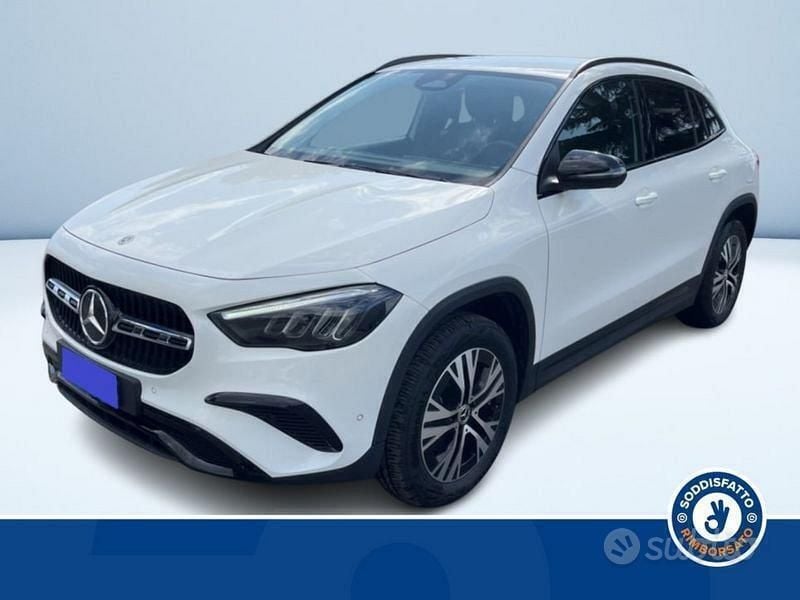 Bianco pastello Usata 2024 Mercedes GLA200 Advanced SUV | 39.200 € (Super prezzo) - Immagine 1/3