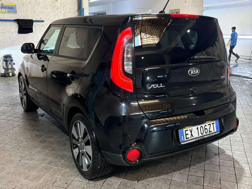 Usata Kia Soul 128 CV (94 kW) 2015 Nero SUV