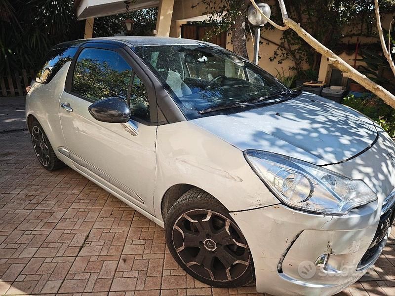 Usata Citroën DS3 68 CV (50 kW) 2014 Grigio Utilitaria