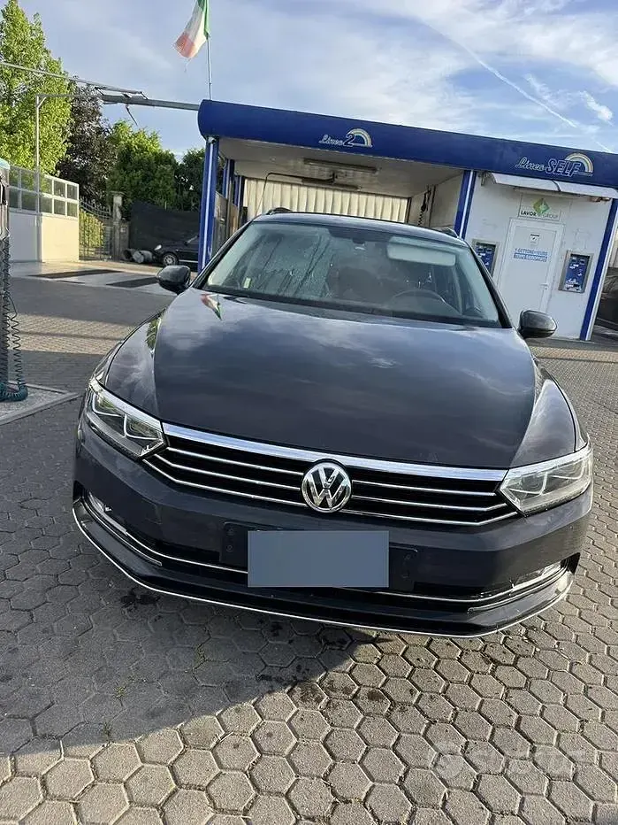 Usata VW Passat Business 120 CV (88 kW) 2016 Grigio Station wagon