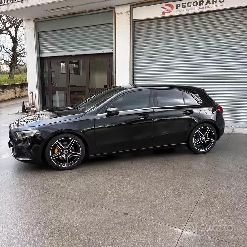 Usado Mercedes A200 150 CV (110 kW) 2021 Negro Berlina