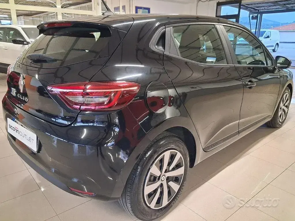 Usata Renault Clio V Techno 101 CV (74 kW) 2023 Nero Berlina