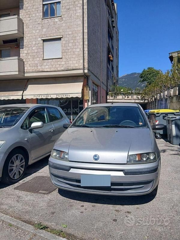 Usata Fiat Punto 60 CV (44 kW) 2001 Grigio Utilitaria