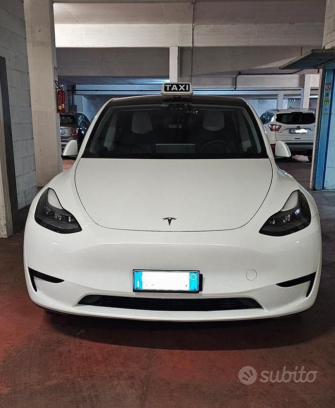 Usata Tesla Model Y 250 kW (340 CV) 2023 Bianco SUV