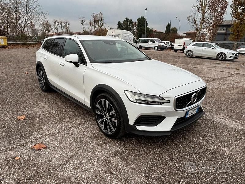 Usata Volvo V60 CC 190 CV (139 kW) 2019 Station wagon
