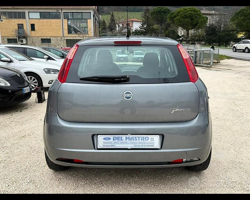 Usata Fiat Grande Punto Dynamic 80 CV (58 kW) 2006 Azzurro Utilitaria