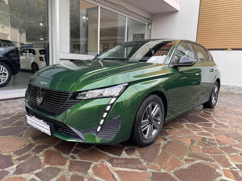 Usata Peugeot 308 Active 131 CV (96 kW) 2022 Verde olivine Berlina