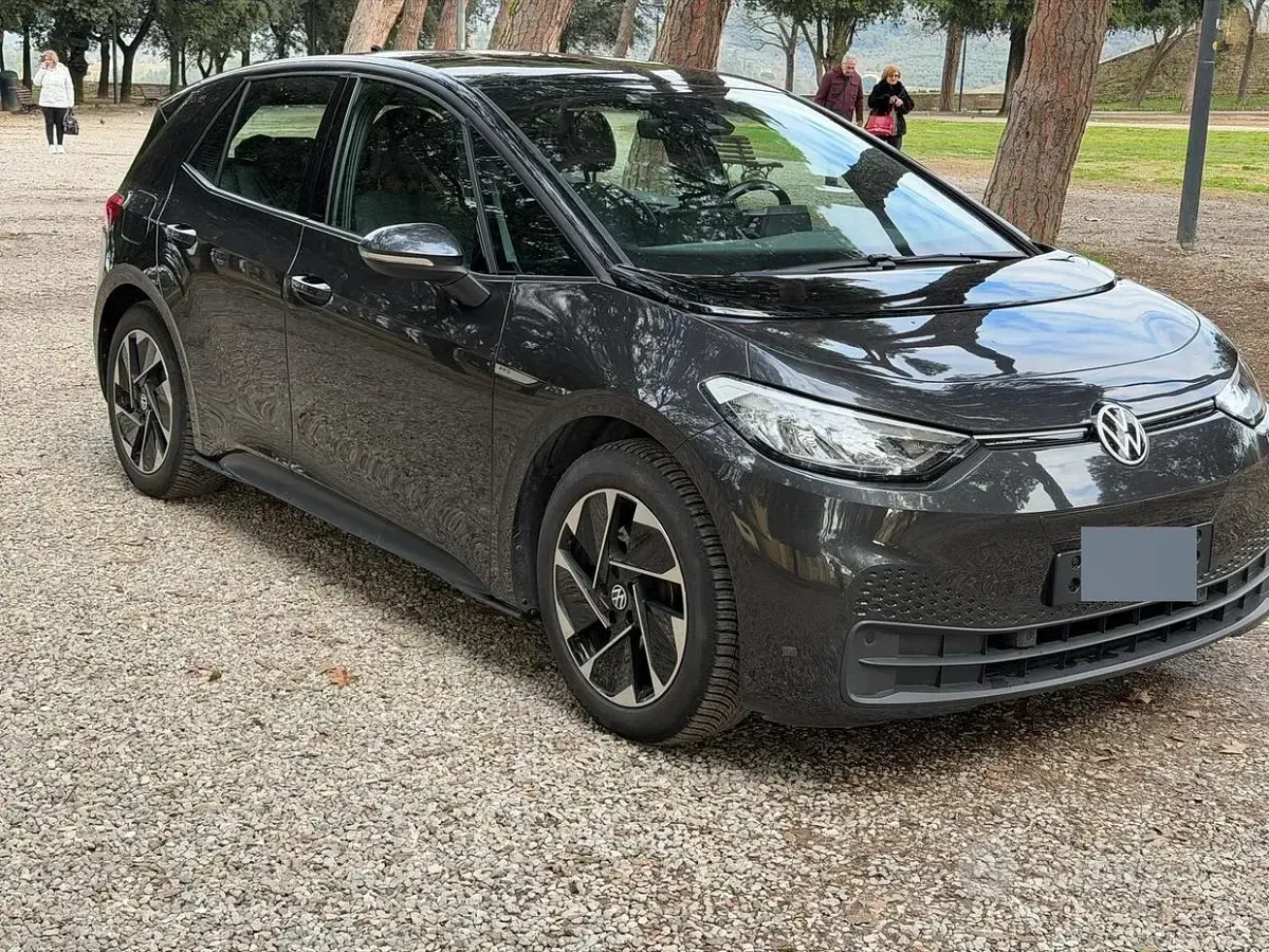 Usata VW ID.3 69 kW (95 CV) 2023 Nero Utilitaria