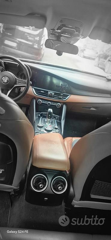 Begagnad Alfa Romeo Giulia 180 HK (132 kW) 2018 Grå Sedan