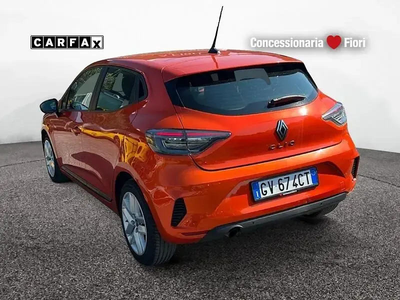 Usata Renault Clio V Evolution 67 CV (49 kW) 2024 Arancione Utilitaria