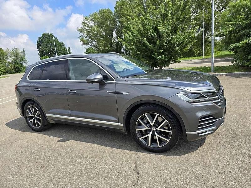 Usata VW Touareg Elegance 340 CV (250 kW) 2021 Grigio SUV