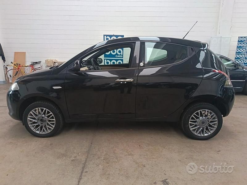 Usata Lancia Ypsilon 86 CV (63 kW) 2013 Nero Utilitaria