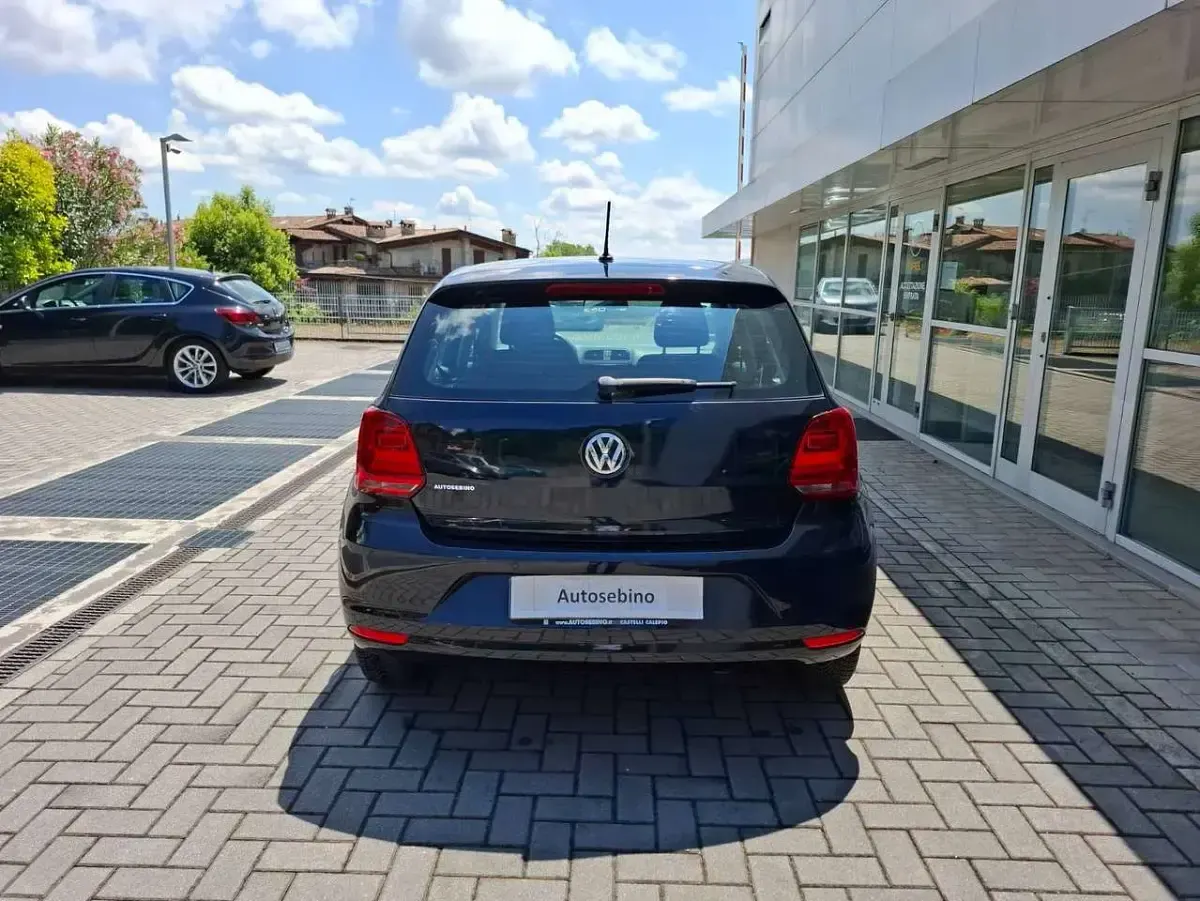 Usata VW Polo Trendline 60 CV (44 kW) 2015 Nero Berlina