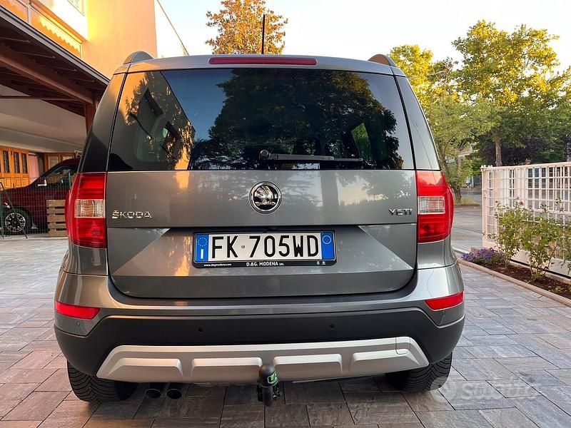 Usata Skoda Yeti 110 CV (80 kW) 2017 Grigio SUV