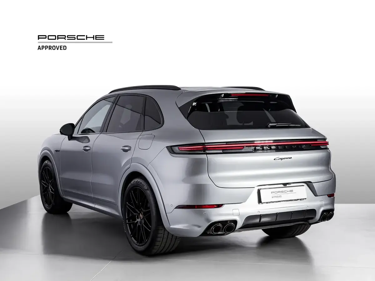 Usata Porsche Cayenne 2025 F0 argento dolomite metallizzato SUV