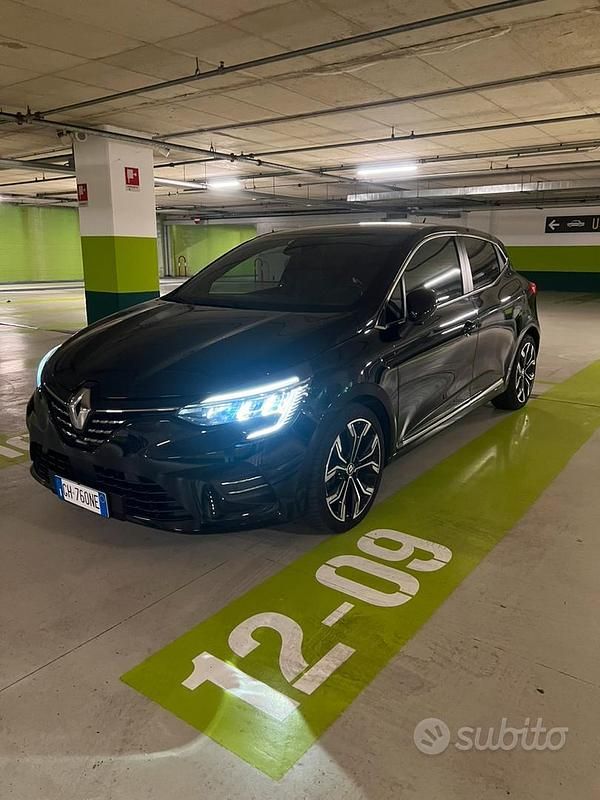 Usata Renault Clio V 100 CV (73 kW) 2021 Nero Berlina